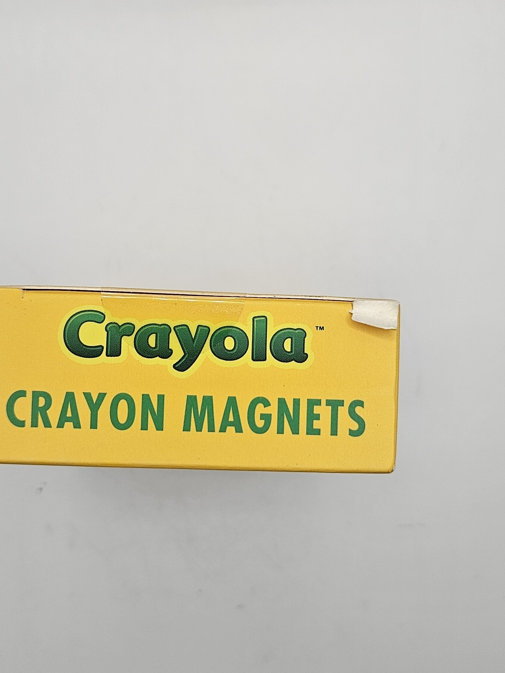 Crayola Crayon Magnets - Yellow Green Packaging - Picture 3 of 6